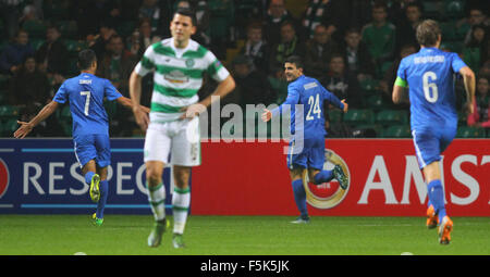 Glasgow, Schottland. 5. November 2015. Europa-League. Celtic gegen Molde. Mohamed Elyounoussi feiert das erste Tor für Molde © Action Plus Sport/Alamy Live News Stockfoto