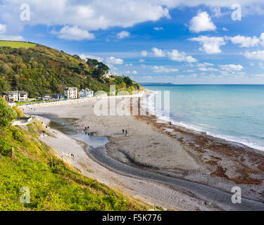 Mit Blick auf Seaton ein Dorf und Strand an der Küste von Cornwall, England, Vereinigtes Königreich, Europa Stockfoto