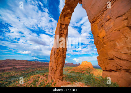 Royal oder Gregg Arch, Navajo Wildlands, Arizona Luckachukai Berge Stockfoto