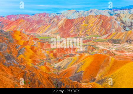 Coloful Formen in der Provinz Gansu Zhanhye Danxie Geo Park, China, erodiert Ballands in Muliple Farben Stockfoto