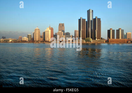 Skyline von Detroit erschossen bei Tagesanbruch November 2015 Stockfoto