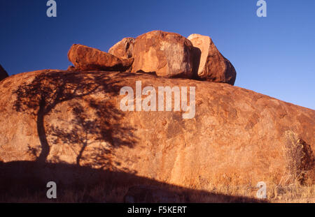 Devils Marbles Conservation Reserve (1802 ha) liegt 9 km südlich von Wauchope im Northern Territory, Australien Stockfoto