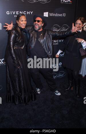 New York, NY, USA. 5. November 2015. Alicia Keys, Thierry Guetta aka Mr. Brainwash im Ankunftsbereich für Keep A Child Alive der 12. jährliche Black Ball, Hammerstein Ballroom in Manhattan Center, New York, NY 5. November 2015. Bildnachweis: Steven Ferdman/Everett Collection/Alamy Live-Nachrichten Stockfoto