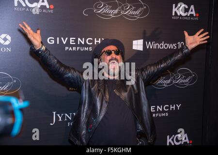 New York, NY, USA. 5. November 2015. Thierry Guetta aka Mr. Brainwash im Ankunftsbereich für Keep A Child Alive der 12. jährliche Black Ball, Hammerstein Ballroom in Manhattan Center, New York, NY 5. November 2015. Bildnachweis: Steven Ferdman/Everett Collection/Alamy Live-Nachrichten Stockfoto