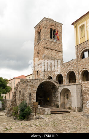 DISTOMO, Griechenland - 30. Oktober 2015: Hosios Loukas Kloster ist eines der wichtigsten Denkmäler des mittleren byzantinischen Architekten Stockfoto