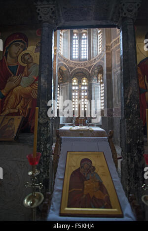 DISTOMO, Griechenland - 30. Oktober 2015: Hosios Loukas Kloster ist eines der wichtigsten Denkmäler des mittleren byzantinischen Architekten Stockfoto