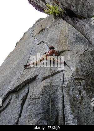 Italien Piemont Val Formazza Klettern, Falesia di Cadarese Stockfoto