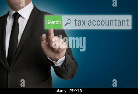 Tax Accountant Browser wird von Geschäftsmann Konzept betrieben. Stockfoto