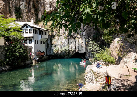 Karstige Quelle des Flusses Buna in Blagaj. Stockfoto