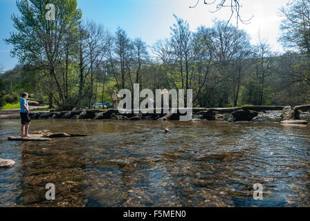 Tarr Schritte Klöppel Brücke und der Fluß Barle, Devon, UK Stockfoto