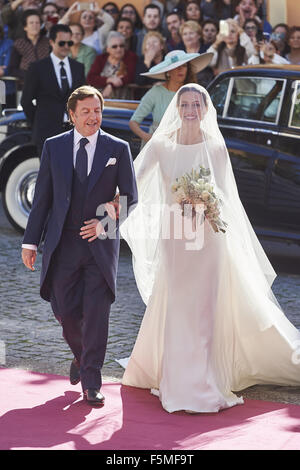 6. November 2015 - Spanien - Cayetano Rivera besucht seine Hochzeit mit Eva Gonzalez bei Mairena del Alcor am 6. November 2015 in Sevilla, Spanien (Credit-Bild: © Jack Abuin über ZUMA Draht) Stockfoto