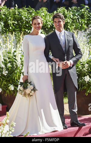 6. November 2015 - Spanien - Cayetano Rivera besucht seine Hochzeit mit Eva Gonzalez bei Mairena del Alcor am 6. November 2015 in Sevilla, Spanien (Credit-Bild: © Jack Abuin über ZUMA Draht) Stockfoto