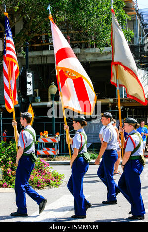 Sarasota High School ROTC jüngstere Söhne nehmen Sie Teil an der Sarasota FL Memorial Day parade Stockfoto