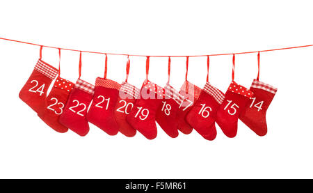 Adventskalender 14-24. Roter Weihnachts-Strumpf isoliert auf weißem Hintergrund. Urlaub Dekoration Stockfoto