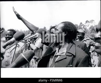 1972 - Obote kehrt nach Uganda: Dr. Milton Obote, ehemalige Ugandas Präsident Adressierung einer öffentlichen Kundgebung organisiert von seiner UPC Partei nach seiner Rückkehr aus dem Exil in Tansania. Die Rallye am Ishaka wurde in voller Stärke von Tansania Soldaten bewacht. © Keystone Bilder USA/ZUMAPRESS.com/Alamy Live-Nachrichten Stockfoto