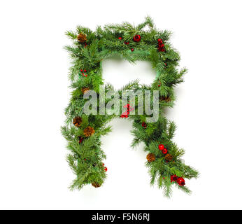 Weihnachten-Buchstaben-Alphabet oder Schriftart gemacht von Tannenzweigen Stockfoto