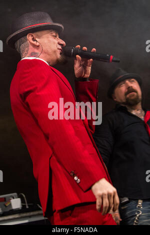 Fontaneto d'Agogna Italien. Die italienischen Rapper und Pop-Sängerin führt Alessandro Aleotti besser bekannt als J-AX auf der Bühne live Phänomen während der "Il Bello Di Essere Brutti Tour" Stockfoto