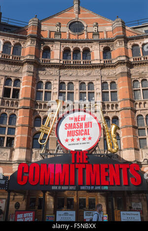 Die Verpflichtungen zeigen im Schlosstheater Cambridge Circus London Stockfoto