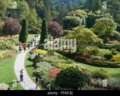 Butchart Gardens versunkene Garten im Sommer Stockfoto