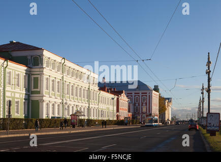 Die Saint Petersburg State University. Universitetskaya Damm, St. Petersburg, Russland. Stockfoto