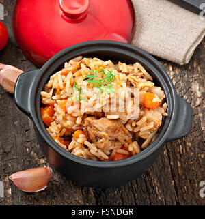 Pilaw - Reis Brei mit Fleisch und Gewürzen Stockfoto