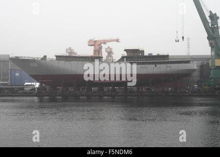 Danzig, Polen 7. November 2015 Gdansk 11.07.2015 Segeln Schiff startet in der Remontowa Schiffbau-Werft in Danzig. Schiff gebaut, für die algerische Marine der erste in der Geschichte der Segelschiff ist, und insgesamt 1000 Schiff im Remontowa Schiffbau gebaut. Die Einheit erhielt den Namen El-Mellah, was auf Arabisch "Sailor bedeutet". Seine Länge beträgt 110 Meter, Breite 14,5 Meter, und die Segelfläche beträgt 3000 m2. Geschwindigkeit unter Segeln 17 Knoten.  Bildnachweis: Michal Fludra/Alamy Live-Nachrichten Stockfoto