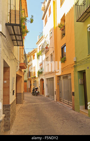 Gasse in der mittelalterlichen Stadt von Segorbe, Spanien Stockfoto