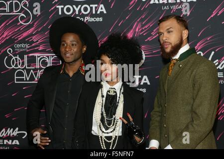 Las Vegas, NV, USA. 6. November 2015. Roman GianArthur, Janelle Monae, Jidenna im Ankunftsbereich Wette Soul Train Awards 2015 - Ankünfte 2, Orleans Arena in Las Vegas, NV 6. November 2015. Bildnachweis: James Atoa/Everett Collection/Alamy Live-Nachrichten Stockfoto