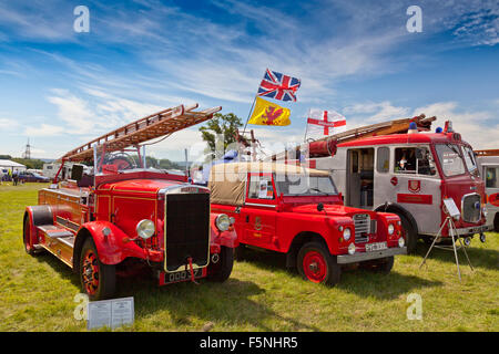 Eine Auswahl von Vintage Feuerwehrfahrzeuge im 2015 Norton Fitzwarren Dampf Fayre, Somerset, UKat 2015 Norton Fitzwarren Dampf F Stockfoto