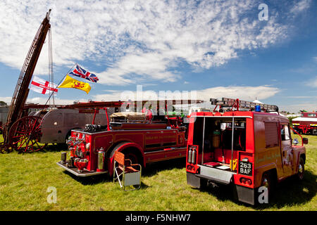 Eine Auswahl von Vintage Feuerwehrfahrzeuge im 2015 Norton Fitzwarren Dampf Fayre, Somerset, UKat 2015 Norton Fitzwarren Dampf F Stockfoto