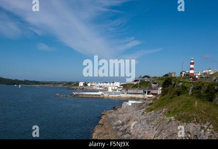 Mit Blick auf das Schwimmbad am Tinside Pool ist ein einzigartiges 1935 Art-Deco-Strandbad in der Stadt Plymouth Devon. Stockfoto