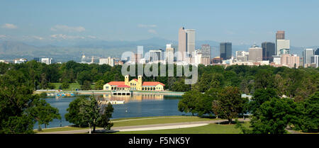 Ferril See, Bootshaus und Skyline von Denver, Denver, Colorado USA Stockfoto