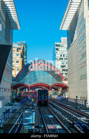 DLR Docklands Light Railway Canary Wharf Station London Stockfoto