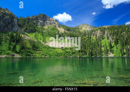 oberen Kette See im Roten Wiese Creek Becken des Bereichs Felchen in der Nähe von Polebridge, montana Stockfoto