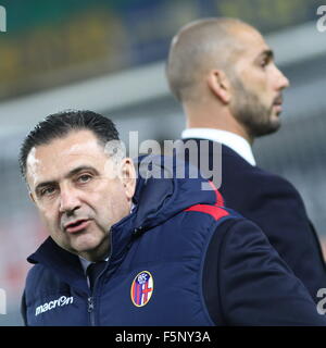 Verona, Italien. 7. November 2015. Giovanbattista Sisca Bologna Arzt während der italienischen Serie A-Fußballspiel zwischen Hellas Verona FC V FC Bologna Bentegodi-Stadion am 7. November 2015 in Verona. Bildnachweis: Andrea Spinelli/Alamy Live-Nachrichten Stockfoto