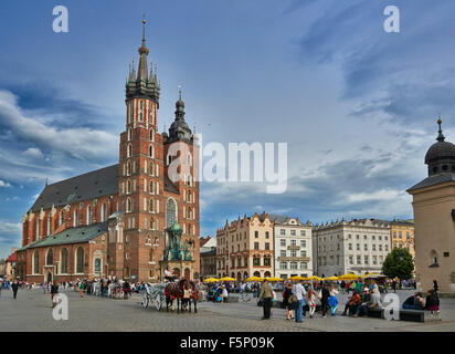 Kirche der Gottesmutter angenommen in Himmel oder St. Marien Basilika am Markt Platz von Krakau, Polen Stockfoto