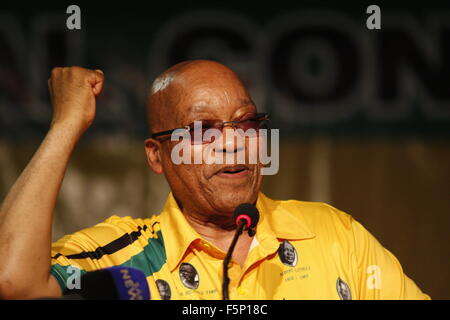 PIETERMARITZBURG - 7. November 2015 - südafrikanischen Präsidenten Jacob Zuma befasst sich die Delegierten des regierenden African National Congress, der Partei KwaZulu-Natal Provinz elektiven verfolgen. Bild: Giordano Stolley Stockfoto