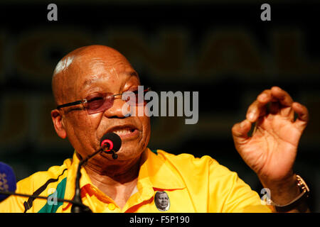 PIETERMARITZBURG - 7. November 2015 - südafrikanischen Präsidenten Jacob Zuma befasst sich die Delegierten des regierenden African National Congress, der Partei KwaZulu-Natal Provinz elektiven verfolgen. Bild: Giordano Stolley Stockfoto