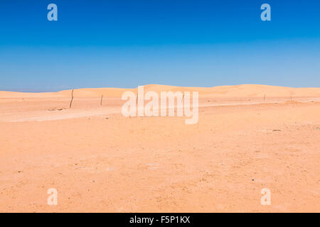 Sanddünen der Sahara Wüste in der Nähe von Ong Jemel in Tozeur, Tunesien. Stockfoto