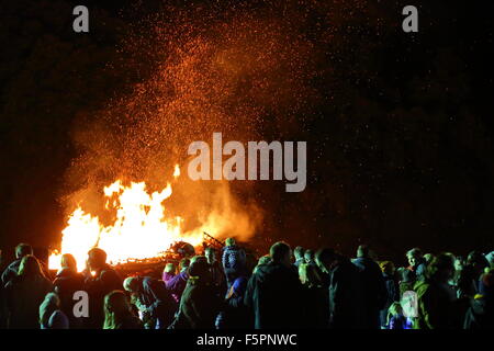 Traditionelle Lagerfeuer in Henley, UK, Kerl Fawkes Nacht feiern Stockfoto