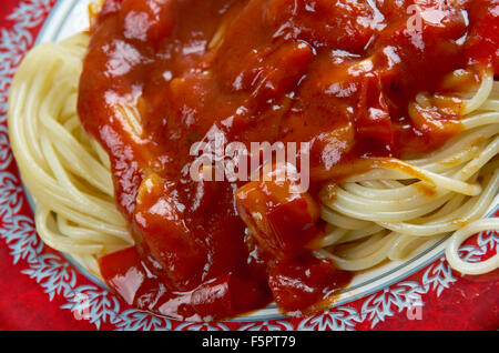 Spaghetti Amatriciana, traditionelle italienische pasta Stockfoto