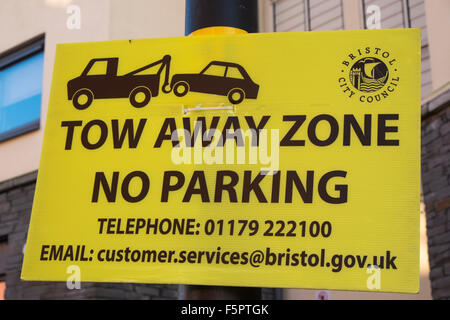 Bristol City Rat gelb Tow away Zone Zeichen Stockfoto