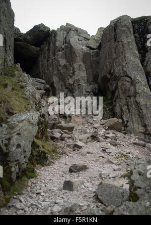 der gefährliche schlecht Schritt auf Crinkle crags Stockfoto