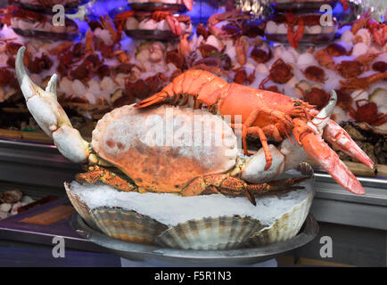 Le Bar À huîtres Montparnasse DORR Paris Restaurant (A Plateau de Obst de Mer) Frankreich Französisch Stockfoto