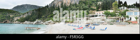 Gefyra Strand ist leer in den frühen Morgenstunden. Stockfoto