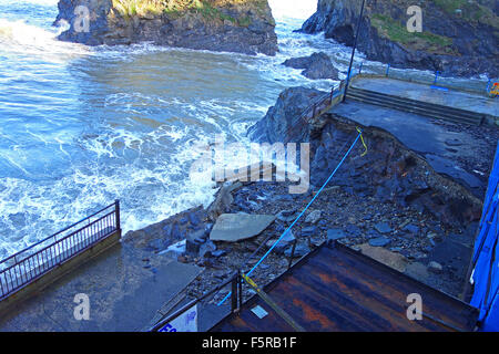 Schäden während eines Sturms am Towan Beach in Newquay, Cornwall, UK Stockfoto