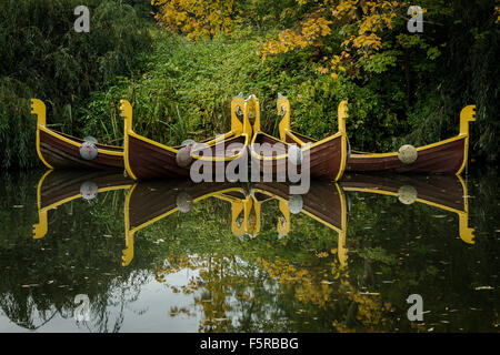 Boote im Wasser, großen Fluss Ouse Bedford gespiegelt Stockfoto