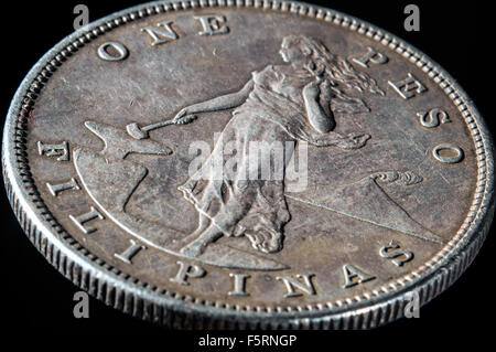 1903-Philippine silver1-Peso-Münze aus der amerikanischen Kolonialzeit in Studioumgebung Stockfoto