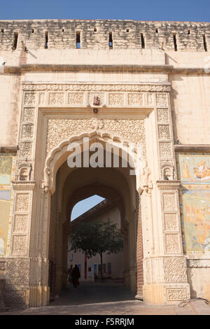 Jai-Pol-Eingang des Mehrangarh Fort, Jodhpur, Rajasthan, Indien, Asien Stockfoto
