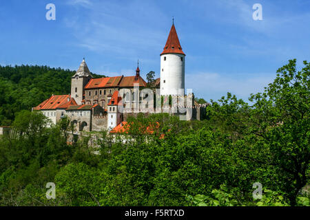 Schloss Krivoklat ist eine monumentale mittelalterliche königliche Burg in Mittelböhmen, Tschechien, Europa, Landschaft Stockfoto